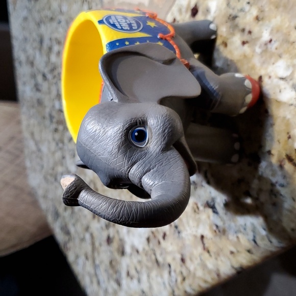 Lot of 4 Ringling Bros Barnum Bailey Circus Greatest Show On Earth Elephant Mugs - Picture 5 of 8